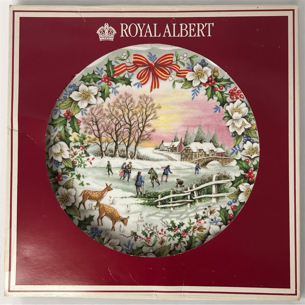 Royal Albert "The Skating Pond" Christmas Collector Plate 1986 w/ Original Box